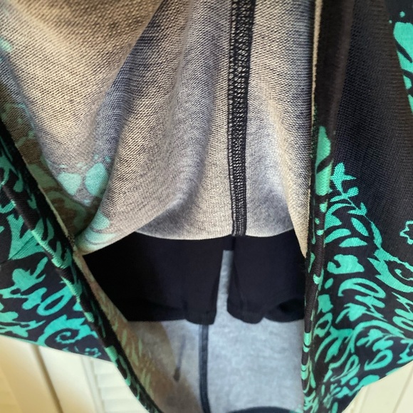 🎉SALE🎉T by Talbots Floral Patterned Skort in Blue and Teal - Picture 3 of 6